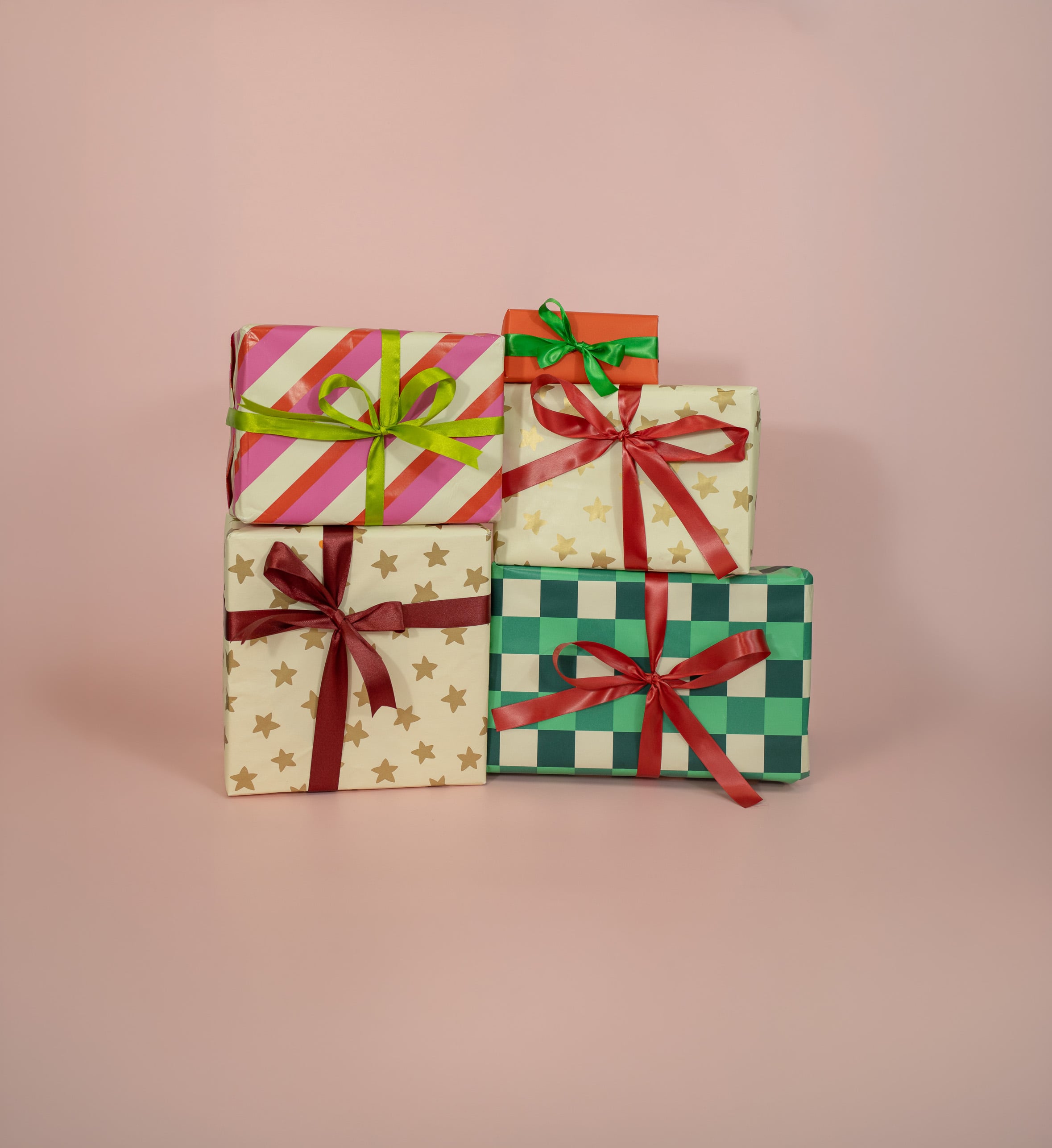 Cadeaus opgestapeld