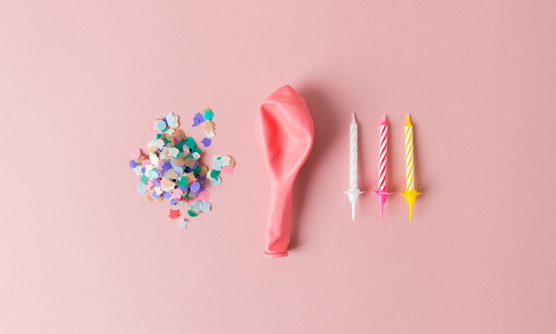 Confetti, ballon, kaarsjes