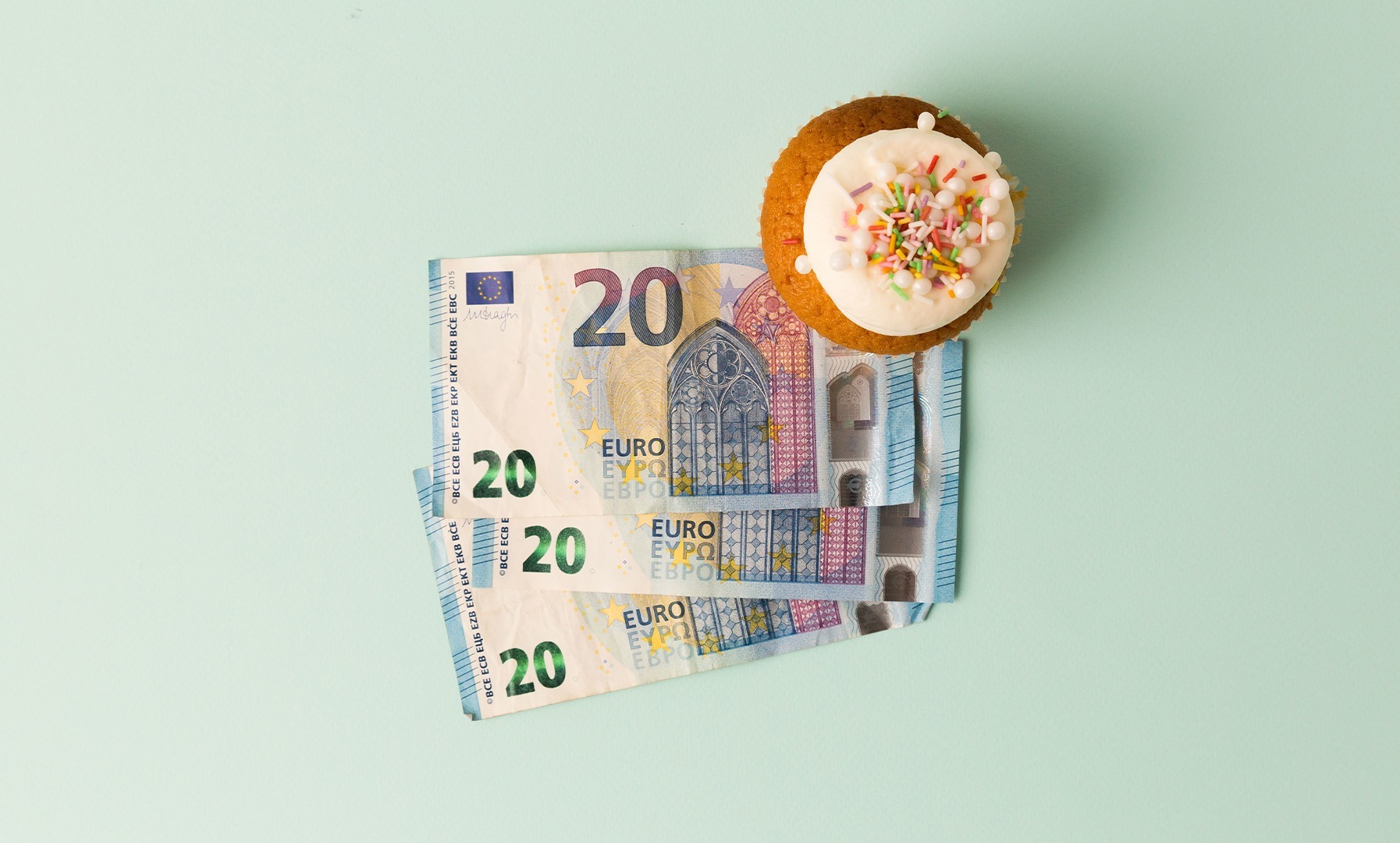 Geld met cupcake
