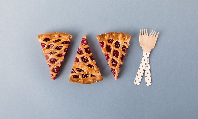 Stukjes vlaai en bestek